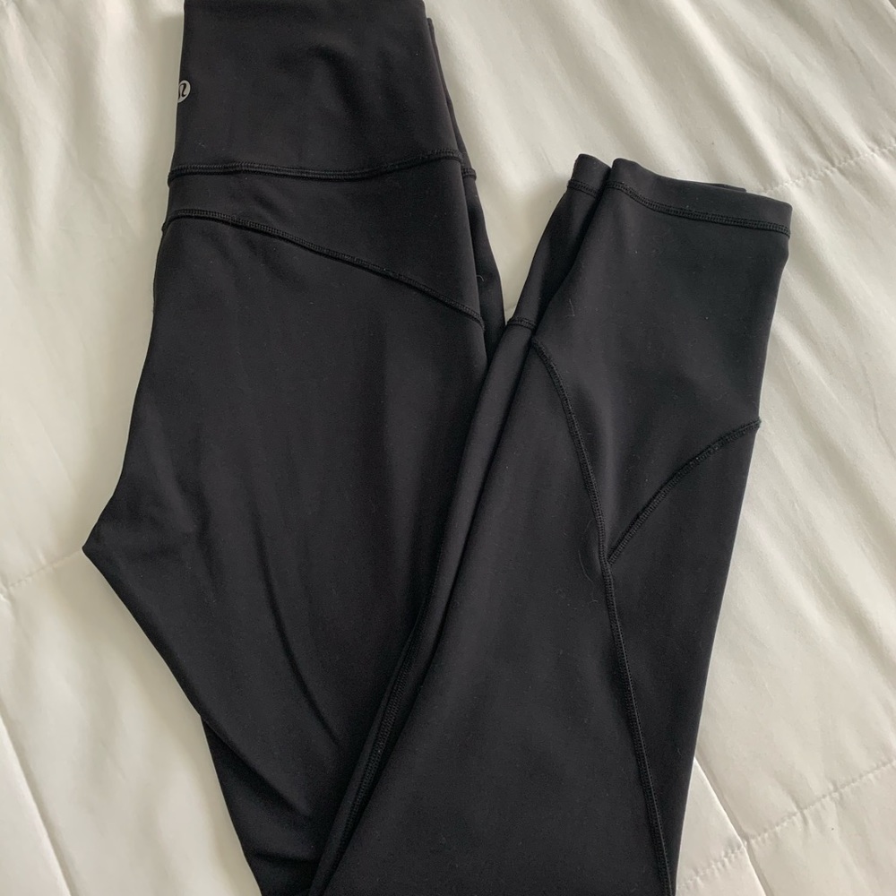 Lululemon In Movement leggings 25” everlux